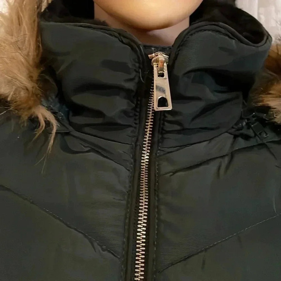 F & F women’s puffer jacket with detachable hood - Picture 2 of 16